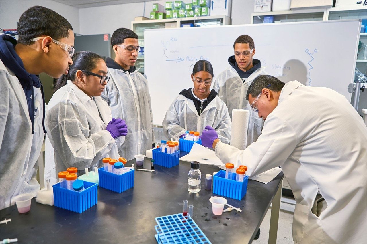 Waters STEM Kool-Aid-Experiment für Studenten