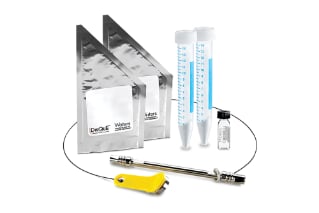 Los kits de iniciación de acrilamida de Waters para LC-MS contienen todo lo necesario para adoptar la metodología en plataformas UPLC-MS/MS de nivel medio, como el sistema ACQUITY UPLC I-Class PLUS acoplado a un Xevo TQ-S micro. 